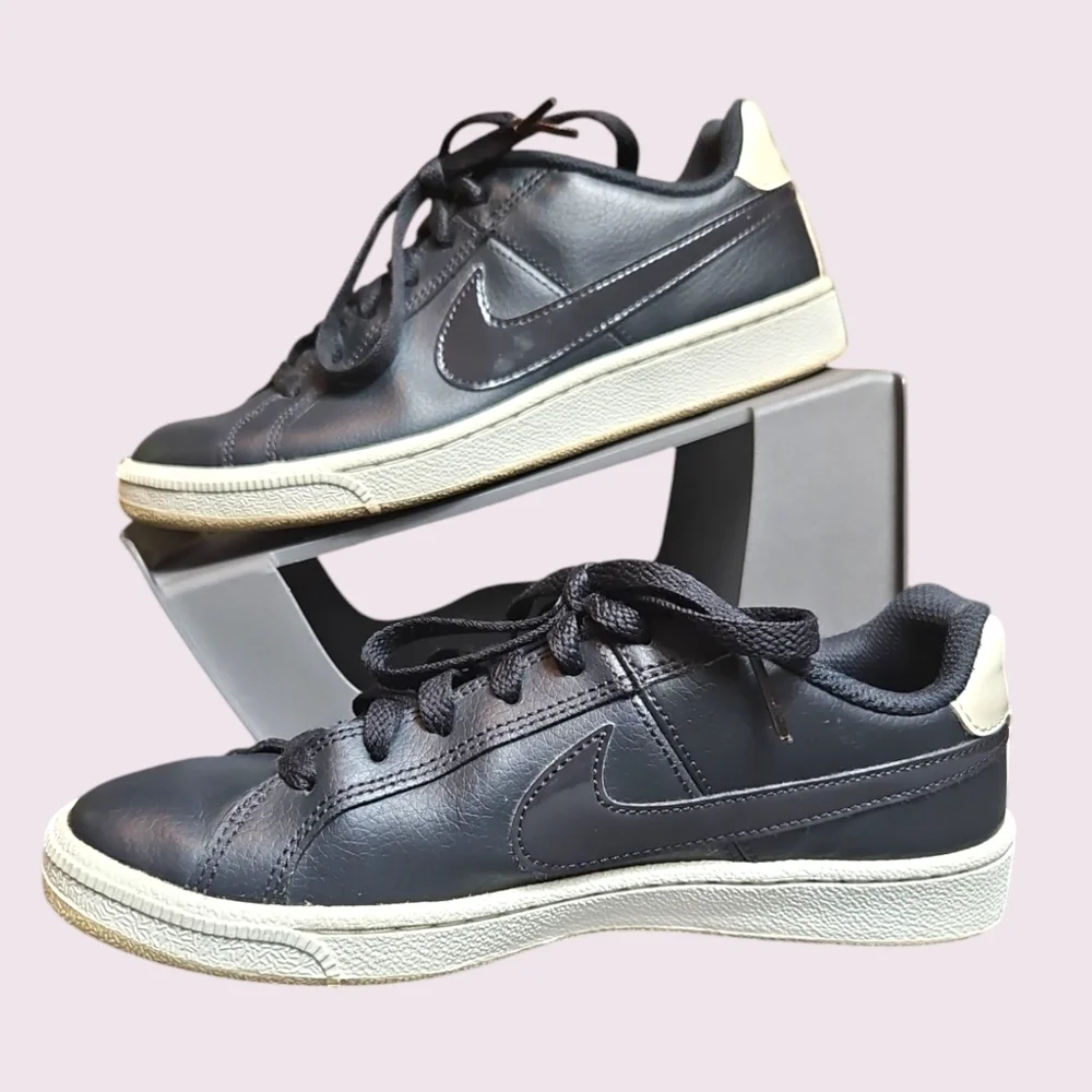 Nike Kid's Court Royale Black Sneakers Size 5.5